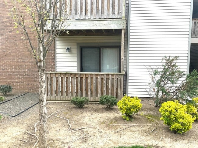 Building Photo - 4901 Ravens Crest Dr