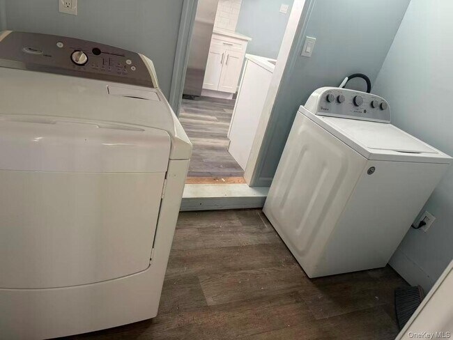 Building Photo - 363 Clarendon Rd