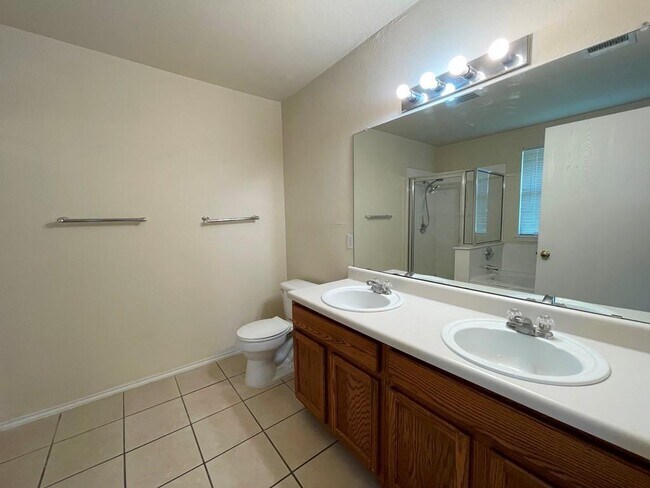 Building Photo - 126 Salado Dr