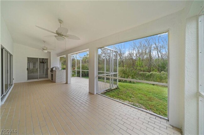 Building Photo - 3282 Sabal Springs Blvd