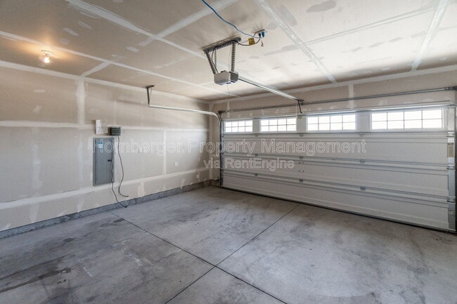Building Photo - 9105 W Red St