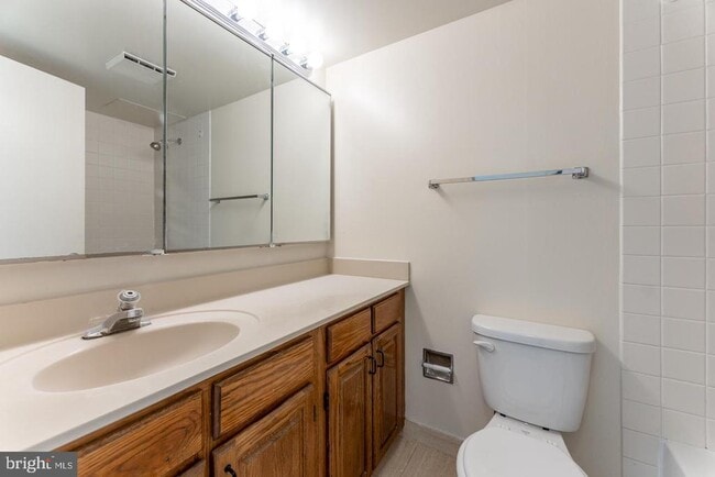 Building Photo - 2020 Walnut St