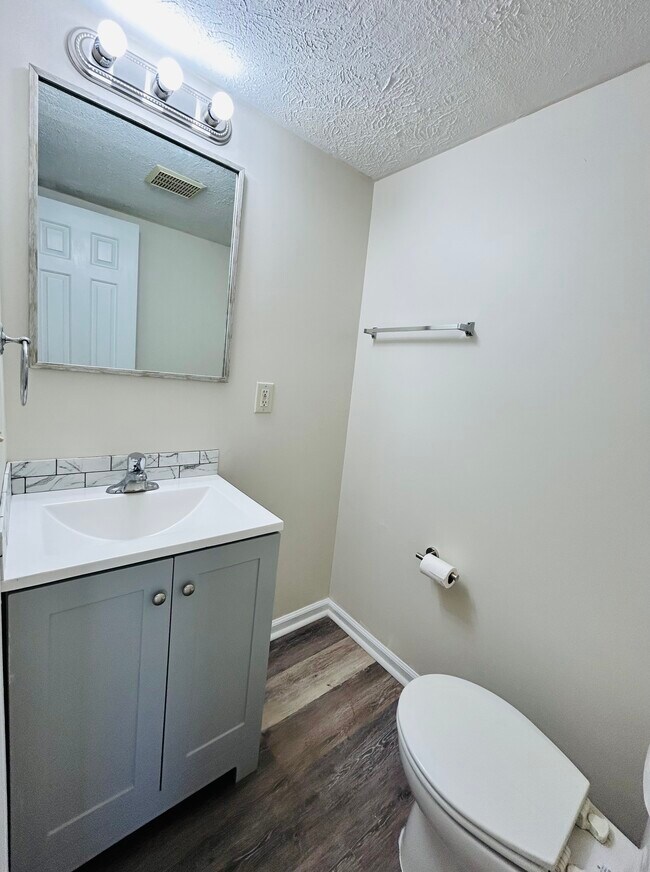 Half Bath - 508 Yorktowne Pl