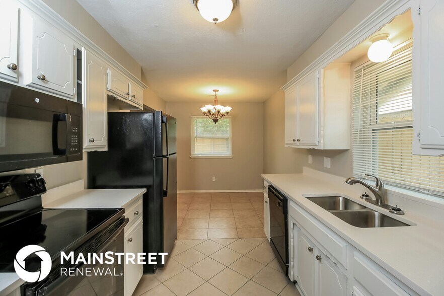 Building Photo - 8816 NW 82nd St