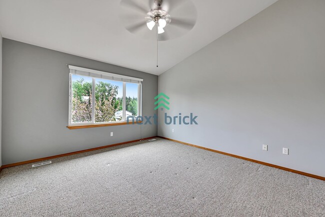 Building Photo - Beautiful 3 Bed, 2.5 Bath Parkside Home – ...