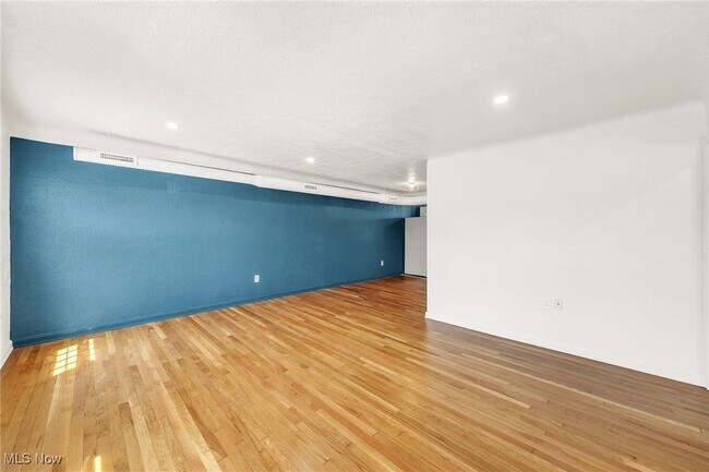 Building Photo - 12900 Madison Ave