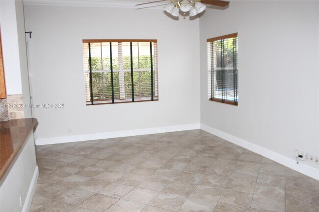 Building Photo - 1342 Crossbill Ct