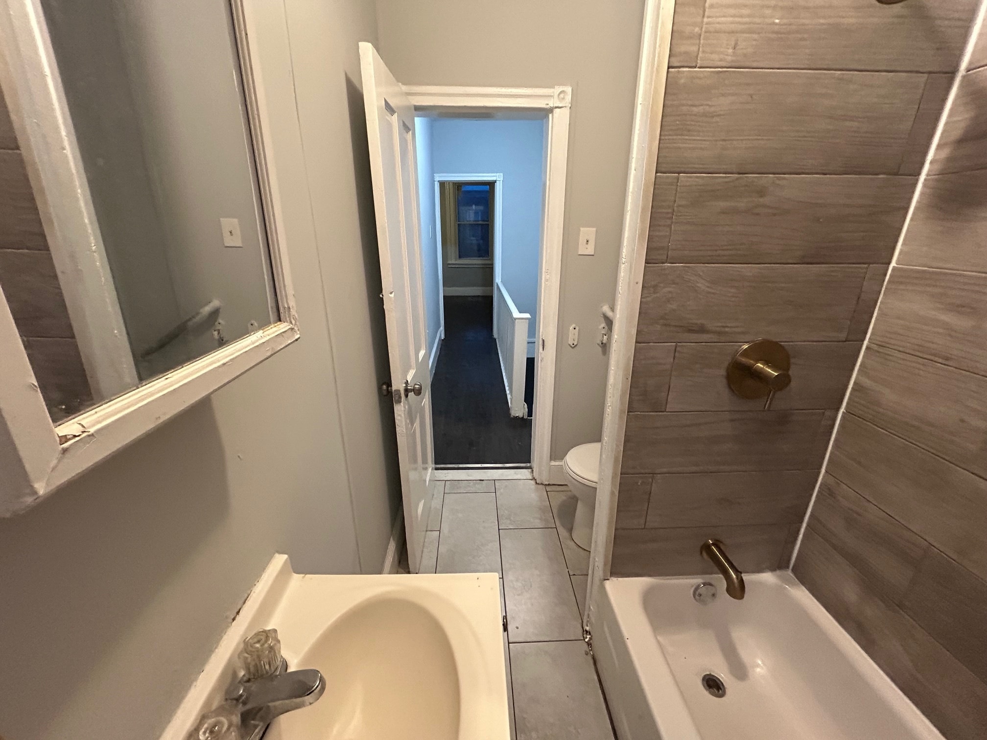 Building Photo - 4545 N Hicks St