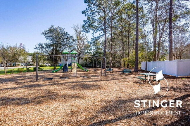 Building Photo - 108 Saluda Way