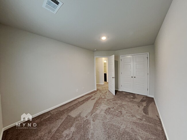 Building Photo - 8 Cardinal Ct
