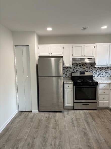 Building Photo - 60 Tavistock Dr