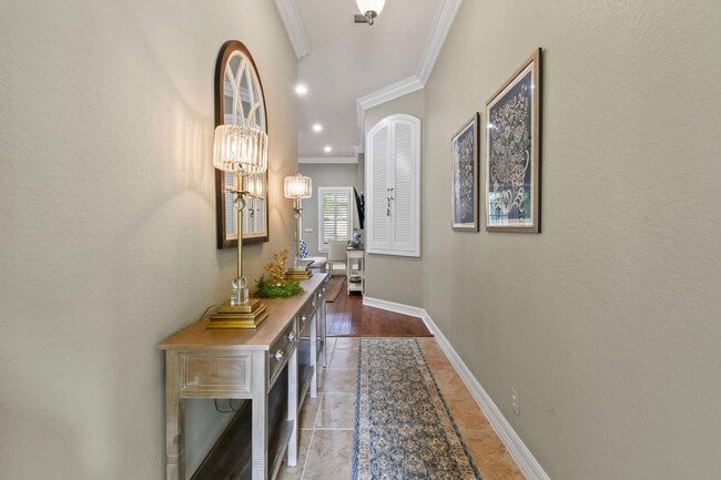 Building Photo - 167 Arklow Ave