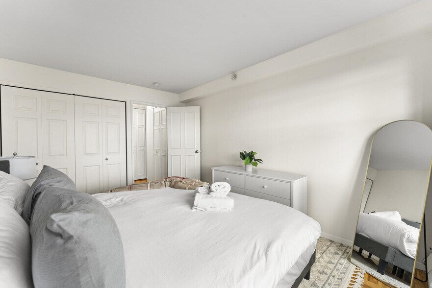 Building Photo - 175 Freeman St