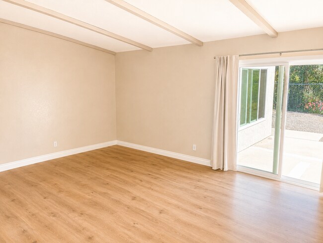 Building Photo - Beautiful Single-Story Home in the Desirable San Carlos Neighborhood