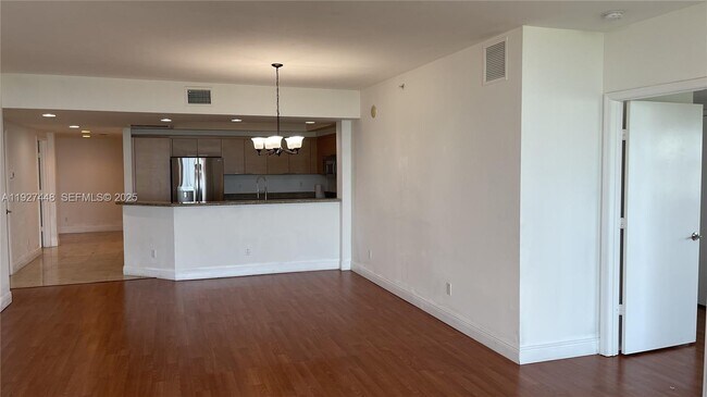 Building Photo - 14951 Royal Oaks Ln