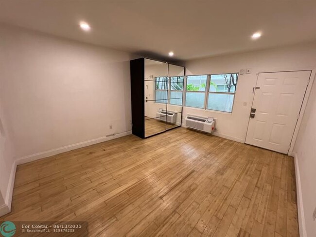 Building Photo - 8080 Tatum Waterway Dr