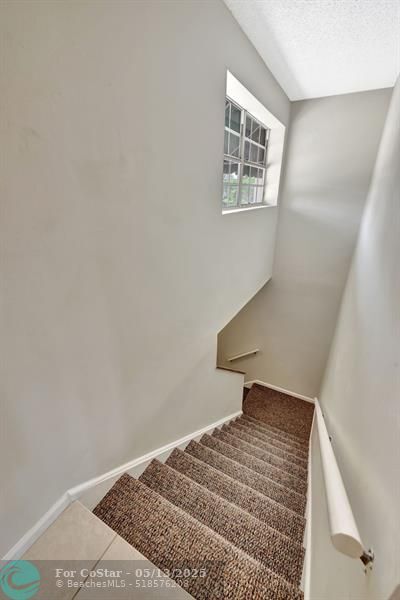 Building Photo - 6715 Via Regina