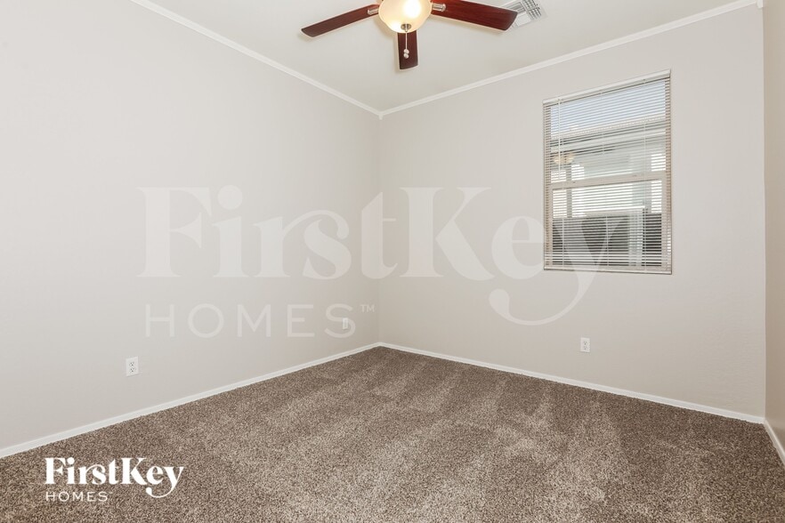 Building Photo - 4954 E Odessa Dr