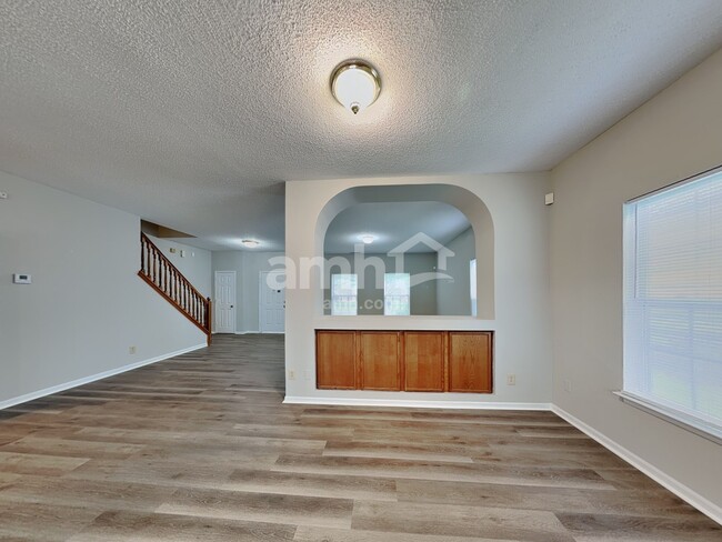Building Photo - 5793 Amber Ln
