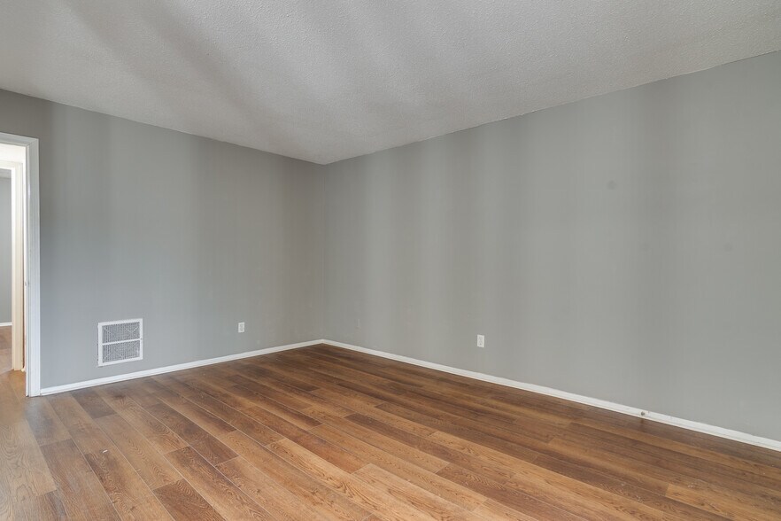 Building Photo - 3646 Spottswood Ave