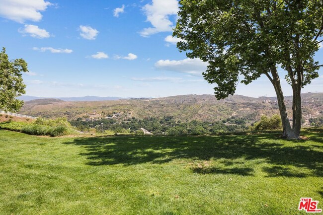 Building Photo - 24474 Valle Del Oro