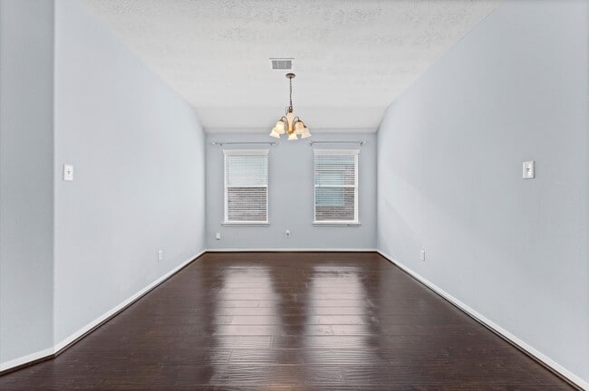 Building Photo - 15107 Summer Sunset Dr