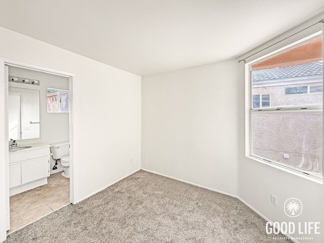 Building Photo - Spacious 3bd/3ba Located in Miramar Ranch North!