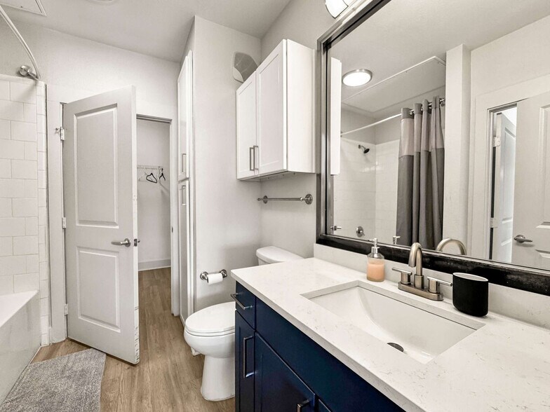 Building Photo - 2916 Indiana St