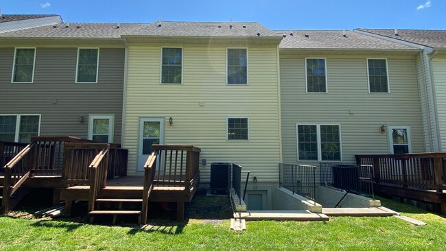 Building Photo - 25 Mabel Ln