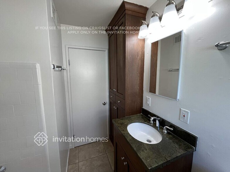 Building Photo - 3230 Wright St