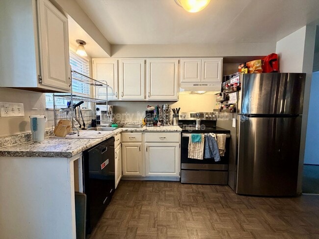 Building Photo - 433 Ella St