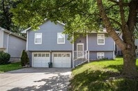 Building Photo - Nice Split Level in North Kansas City