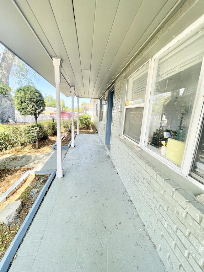 Building Photo - 5 N Deleon Ave