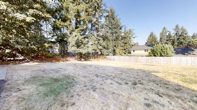 Building Photo - 13605 107th Ave Ct E