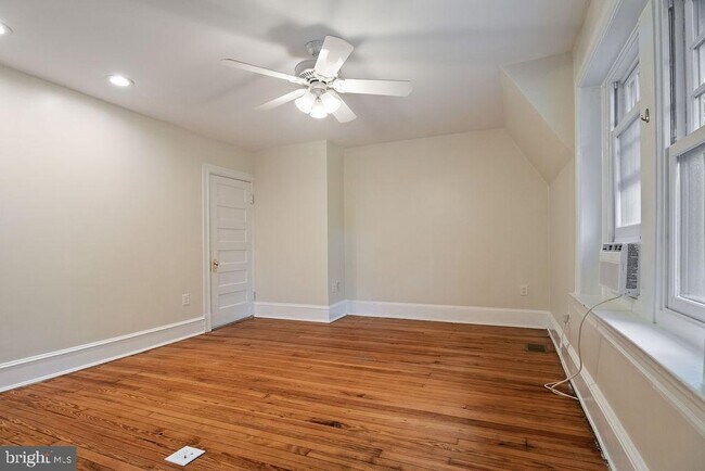 Building Photo - 1120 East Capitol St NE