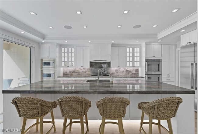 Building Photo - 360 Carlton Pl