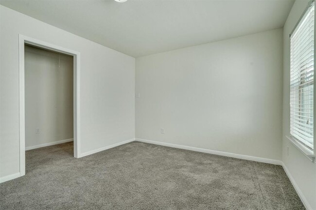 Building Photo - 177 Diamond Point Dr