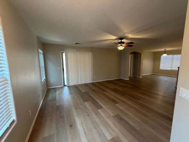 Building Photo - 6829 E San Tan Way