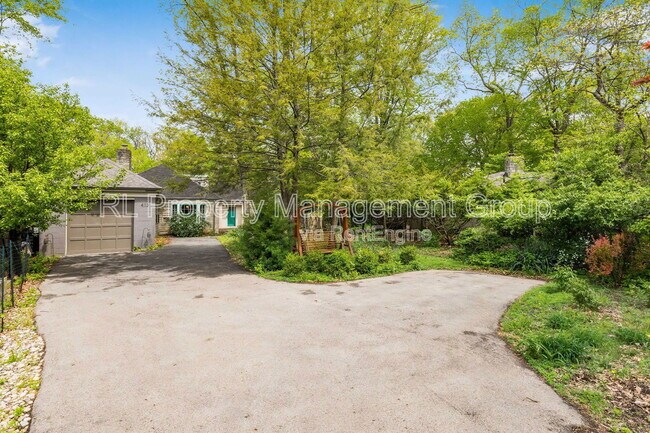 Building Photo - 413 Walhalla Rd