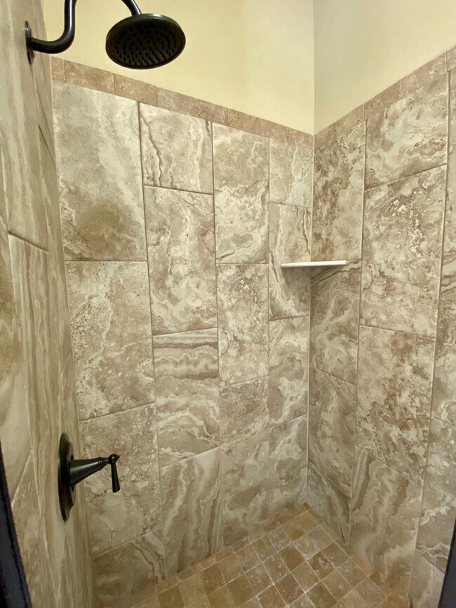 Building Photo - 2011 Allora Ct