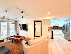 Building Photo - Fantastic 2 Bed 2 Bath Condo Partially Fur...