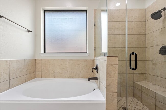 Building Photo - 711 Audra Ln