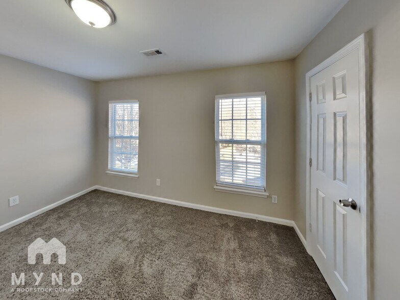 Building Photo - 6124 Lawn Meadow Dr