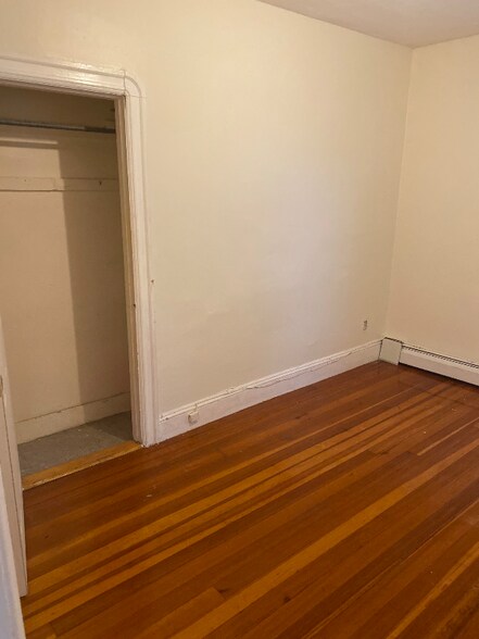 Building Photo - 86 Lonsdale Ave
