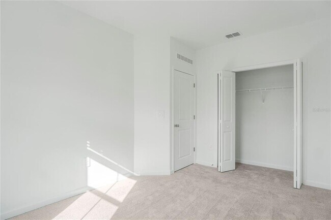 Building Photo - 2743 Skyline Lp