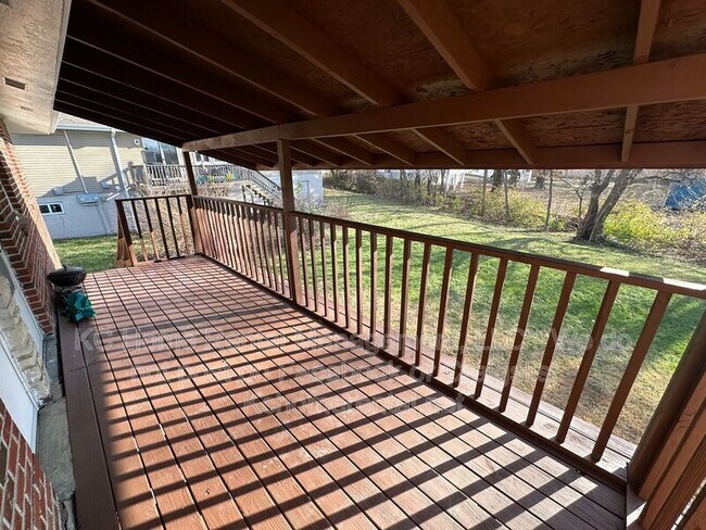 Building Photo - 1114 E Myrtle St