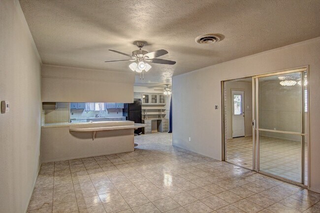 Building Photo - 1030 Monette Dr