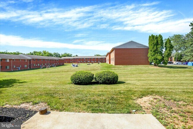 Building Photo - 4709A Charles Rd