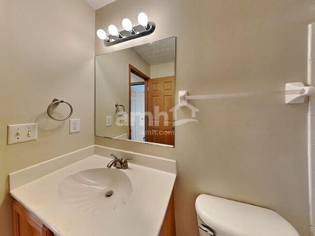 Building Photo - 8510 Reynoldswood Dr