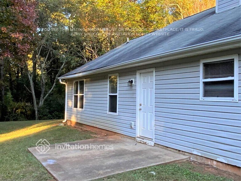 Building Photo - 51 Giles Dr